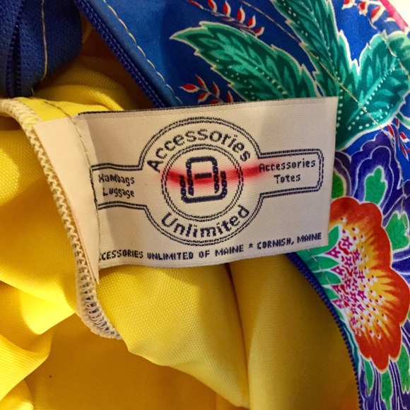 Tropical Weekender Bag w/ Real Leather Handles - Picture 6 of 9